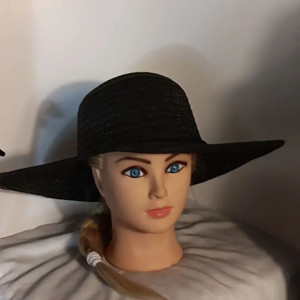 Black Straw Floopy Sun Hat